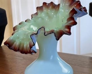 Antique Art Glass Jack in the Pulpit Vase Green/Reddish Brown	7.25x7x6in	HxWxD
