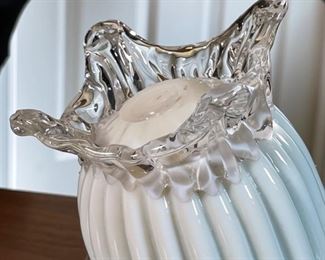 Lg Jack in the Pulpit glass vase footed Blue White Opalescent	6.5x8.25x6in D	HxWxD
