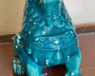 2pc Vintage Ceramic Foo Dogs Chinese Stoneware PAIR	14 x 8 x 14 in	HxWxD
