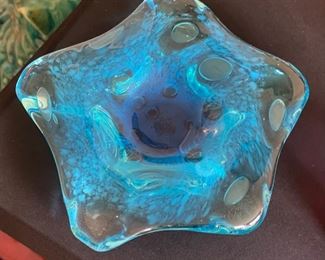 Cluthra Art Glass Star Sculpture	2 x 9 x 9	
