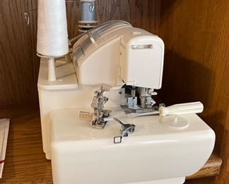 Eclipse Babylock BLE1 Serger Sewing Machine	14x14x12in	HxWxD
