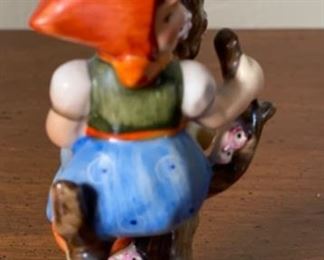 Hummel Apple tree girl 141 3/0	4x2.5x2in	HxWxD
