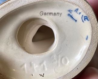 Hummel Apple tree girl 141 3/0	4x2.5x2in	HxWxD
