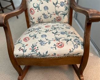 Upholstered Rocking Chair	41 x 25 x 34in	HxWxD
