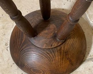 Antique Tripod Dough Bowl	22 in high 10 diameter bowl	
