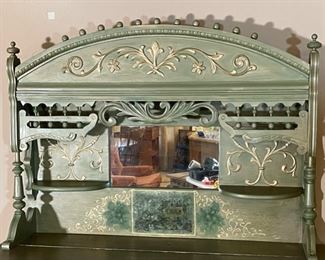 Farrand & Votey Antique Pump Organ	74 x 50 x 24in	HxWxD
