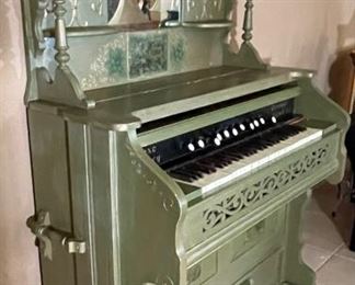 Farrand & Votey Antique Pump Organ	74 x 50 x 24in	HxWxD
