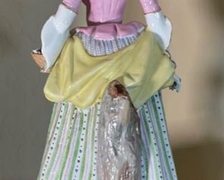 2pc Meissen Style Porcelain Statues Sculptures	18 x 6 x 6in	
