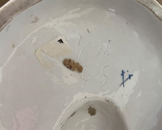 2pc Meissen Style Porcelain Statues Sculptures	18 x 6 x 6in	
