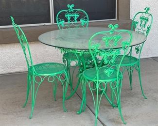 Antique Wrought Iron Patio Set Table & 4 Chairs Heart Vine	28in H x 42in diameter	
