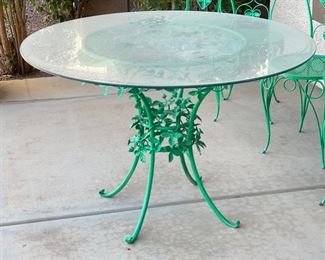 Antique Wrought Iron Patio Set Table & 4 Chairs Heart Vine	28in H x 42in diameter	
