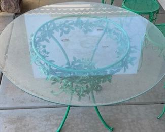 Antique Wrought Iron Patio Set Table & 4 Chairs Heart Vine	28in H x 42in diameter	
