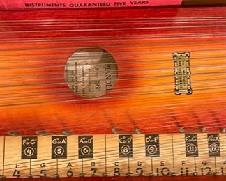 MARX Pianolin Stringed Instrument Wood Pianoette Autoharp	3 x 24 x 10in	HxWxD
