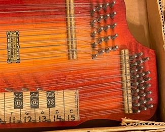 MARX Pianolin Stringed Instrument Wood Pianoette Autoharp	3 x 24 x 10in	HxWxD
