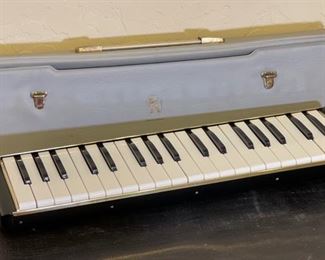 Hohner Melodica Piano Germany	2 x 20 x 5in	HxWxD
