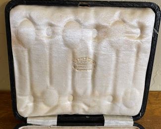 6pc Antique Sterling Silver Edinburgh Spoons	case: 6.5x5.5in	
