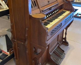 Antique Ab Chase Pump Organ		
