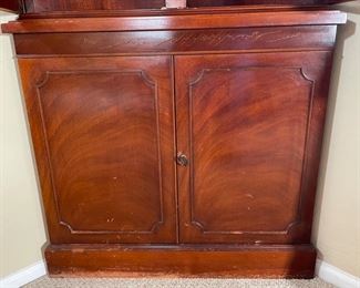 #1 Vintage Federal Style Corner Cabinet Display Cabinet	74x33x23in	HxWxD
