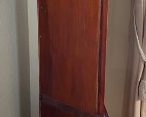 #1 Vintage Federal Style Corner Cabinet Display Cabinet	74x33x23in	HxWxD

