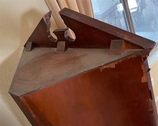 #1 Vintage Federal Style Corner Cabinet Display Cabinet	74x33x23in	HxWxD
