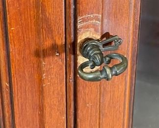 #1 Vintage Federal Style Corner Cabinet Display Cabinet	74x33x23in	HxWxD
