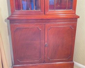 #2 Vintage Federal Style Corner Cabinet Display Cabinet	74x33x23in	HxWxD
