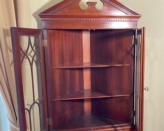 #2 Vintage Federal Style Corner Cabinet Display Cabinet	74x33x23in	HxWxD
