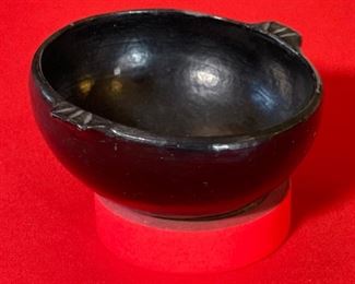Primitive Blackware Pueblo Pottery Pot	2.75x6.5x5.75	HxWxD
