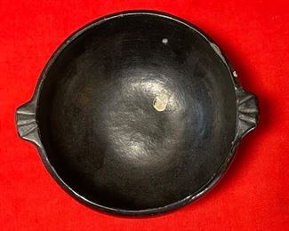 Primitive Blackware Pueblo Pottery Pot	2.75x6.5x5.75	HxWxD
