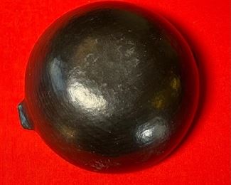 Primitive Blackware Pueblo Pottery Pot	2.75x6.5x5.75	HxWxD
