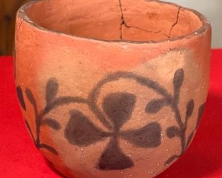 AS-IS Primitive Maricopa  Clover Vine Primitive Pot  Pottery Native American Pot	6x7 in diameter	

