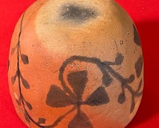 AS-IS Primitive Maricopa  Clover Vine Primitive Pot  Pottery Native American Pot	6x7 in diameter	
