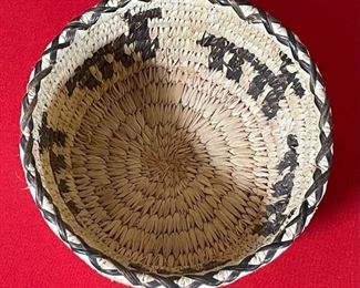 Small Papago/Pima Dog Figural Basket Native American Tohono O'odham	4x6.25	
