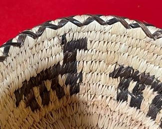 Small Papago/Pima Dog Figural Basket Native American Tohono O'odham	4x6.25	
