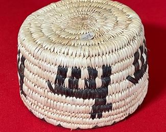 Small Papago/Pima Dog Figural Basket Native American Tohono O'odham	4x6.25	
