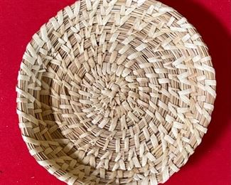Handmade Sweetgrass Open Weave Basket	1.25x7	