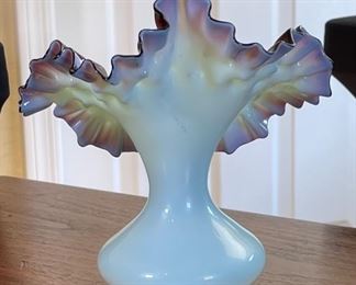 Antique Art Glass Jack in the Pulpit Vase Green/Reddish Brown	7.25x7x6in	HxWxD
