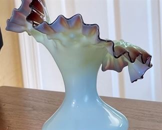 Antique Art Glass Jack in the Pulpit Vase Green/Reddish Brown	7.25x7x6in	HxWxD
