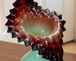 Antique Art Glass Jack in the Pulpit Glass vase Green/Reddish Brown Black	7.5x7x4in	HxWxD
