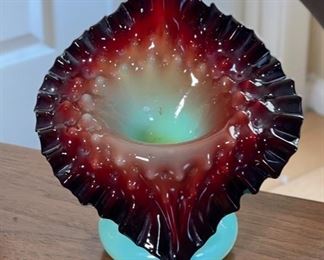 Antique Art Glass Jack in the Pulpit Glass vase Green/Reddish Brown Black	7.5x7x4in	HxWxD
