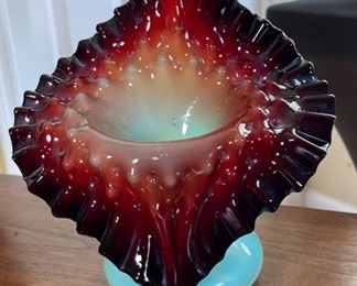 Antique Art Glass Jack in the Pulpit Glass vase Green/Reddish Brown Black	7.5x7x4in	HxWxD
