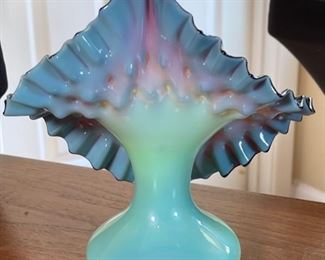 Antique Art Glass Jack in the Pulpit Glass vase Green/Reddish Brown Black	7.5x7x4in	HxWxD
