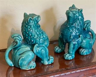 2pc Vintage Ceramic Foo Dogs Chinese Stoneware PAIR	14 x 8 x 14 in	HxWxD
