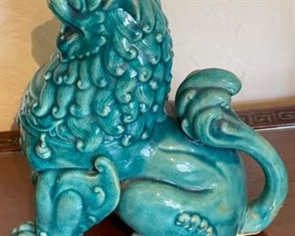 2pc Vintage Ceramic Foo Dogs Chinese Stoneware PAIR	14 x 8 x 14 in	HxWxD
