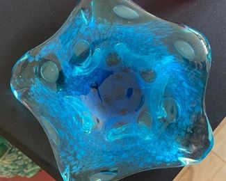 Cluthra Art Glass Star Sculpture	2 x 9 x 9	
