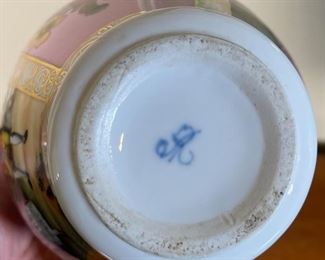 Dresden Porcelain Lidded Vase	9in high	
