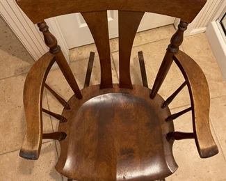 Antique Rocking Chair	34 x 25 x 30	HxWxD
