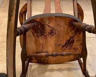 Antique Rocking Chair	34 x 25 x 30	HxWxD
