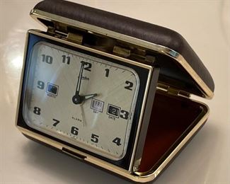 Linden Vintage Travel Alarm Clock	2.5 x 4 x 3in	HxWxD
