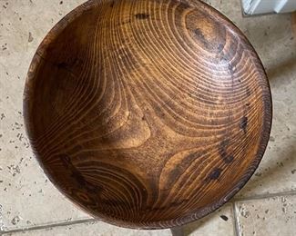 Antique Tripod Dough Bowl	22 in high 10 diameter bowl	
